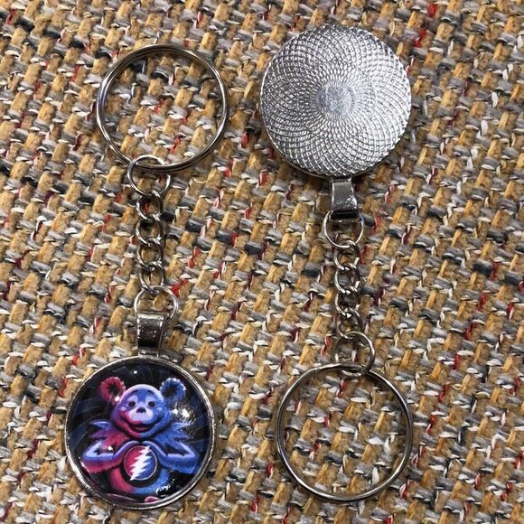 W BUYITWHENFOUND Custom Grateful Dead Keychains PURPLE PINK SYF BEAR - Picture 6 of 9